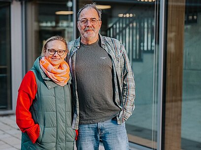 Porträtbild von Janina Erhardt und Andreas Kreutle