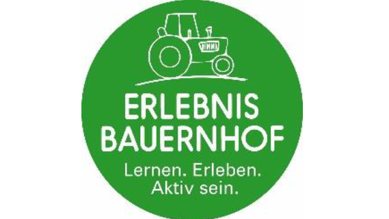 Logo zum Programm Erlebnis Bauernhof, das mit einem Traktor als Grafik zum Aktiv sein einlädt.