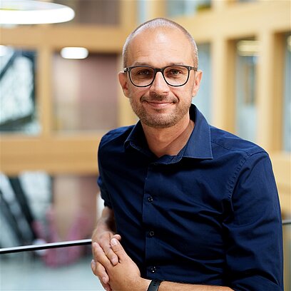 Porträtbild von Florian Kelch