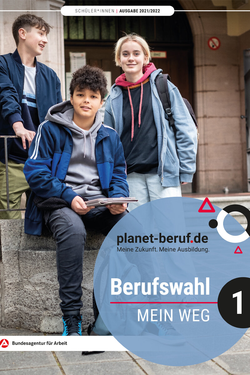 Heftcover Berufswahl - Mein Weg 1 (JPG) Heftcover Berufswahl - Mein Weg 1: Drei Jugendliche stehen vor einem Gebäude, einer mit einem Tablet in der Hand.