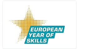 Logo zum Europäischen Jahr der Kompetenzen mit Text European Year of Skills vor einem Stern.
