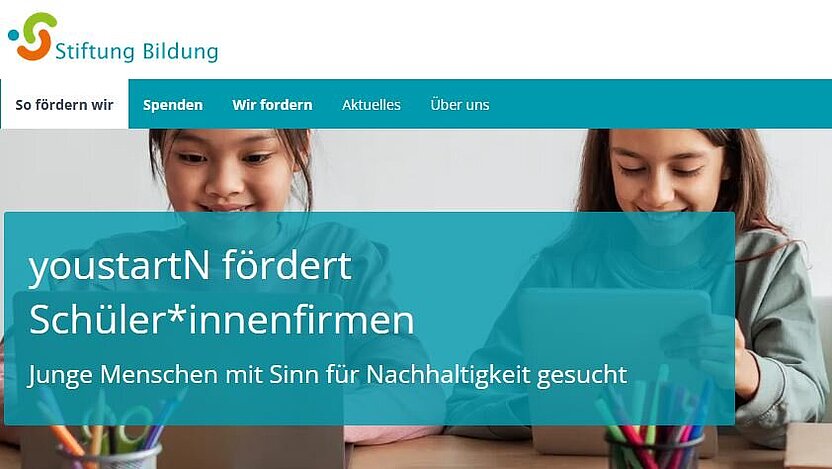 Screenshot der Website Stiftung Bildung mit zwei lächelnden Mädchen im Hintergrund