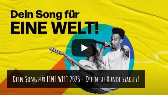 Plakat des Wettbewerbs Dein Song für EINE WELT mit zwei jungen Menschen mit Gitarre und Mikrofon